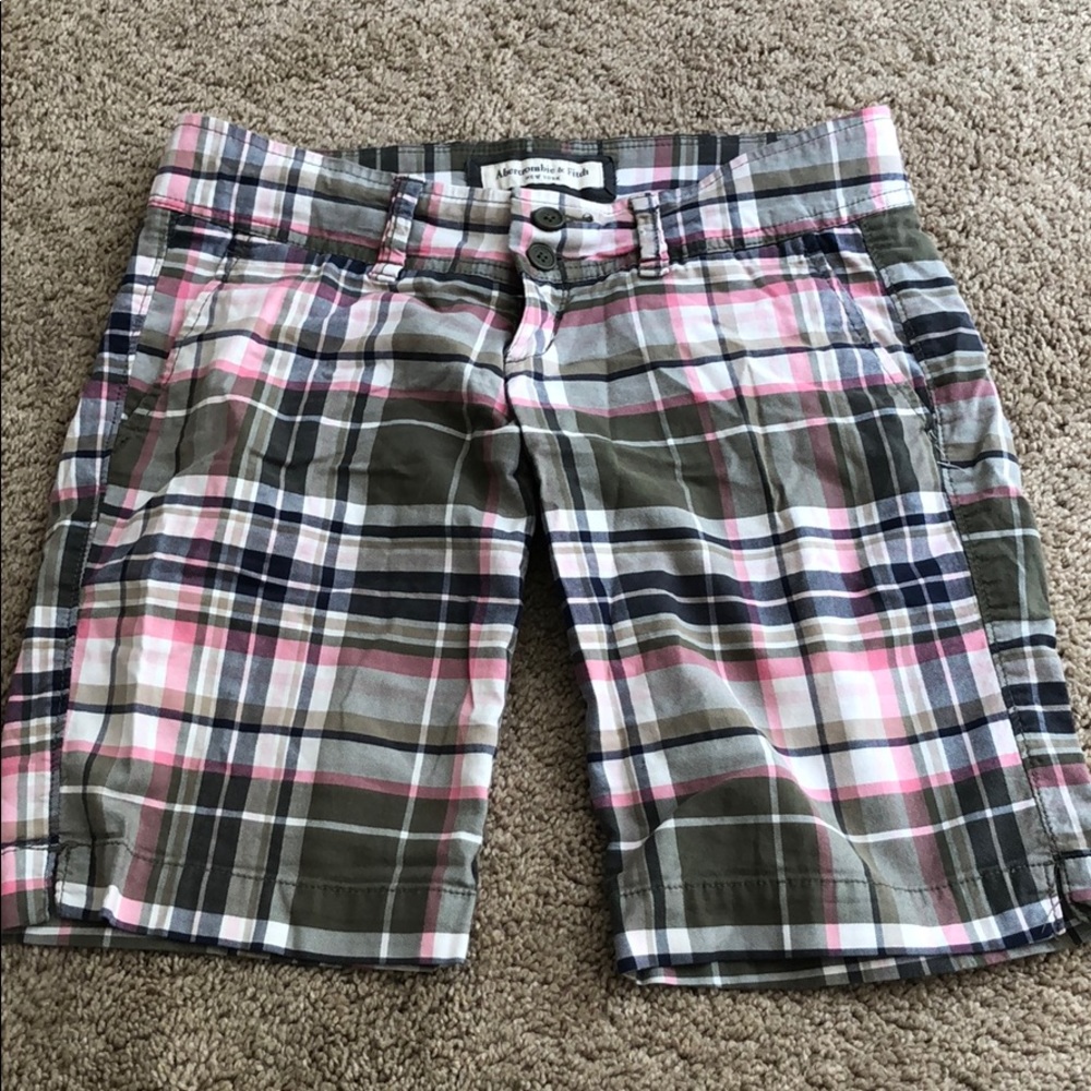 Plaid Bermuda shorts